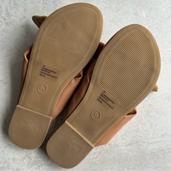 🌼 a . new day by Target Adley Bow Front Puffer Thong Sandals, Tan 6.5 NWOT - Picture 8 of 8